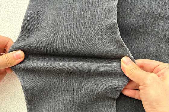 10 Oz Giá cạnh tranh Giá sắc màu xám cho người đàn ông Jean Stretch Denim Fabric From China Factory